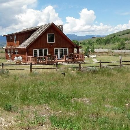 Montana Spirit Guest Lodge Cliff Lake Exterior foto
