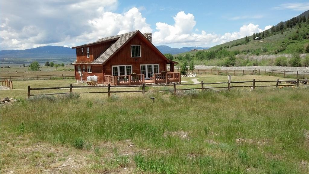 Montana Spirit Guest Lodge Cliff Lake Exterior foto